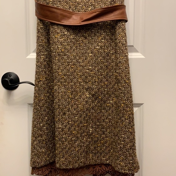 Dolce & Gabbana brown dress with belt accent - Picture 5 of 9